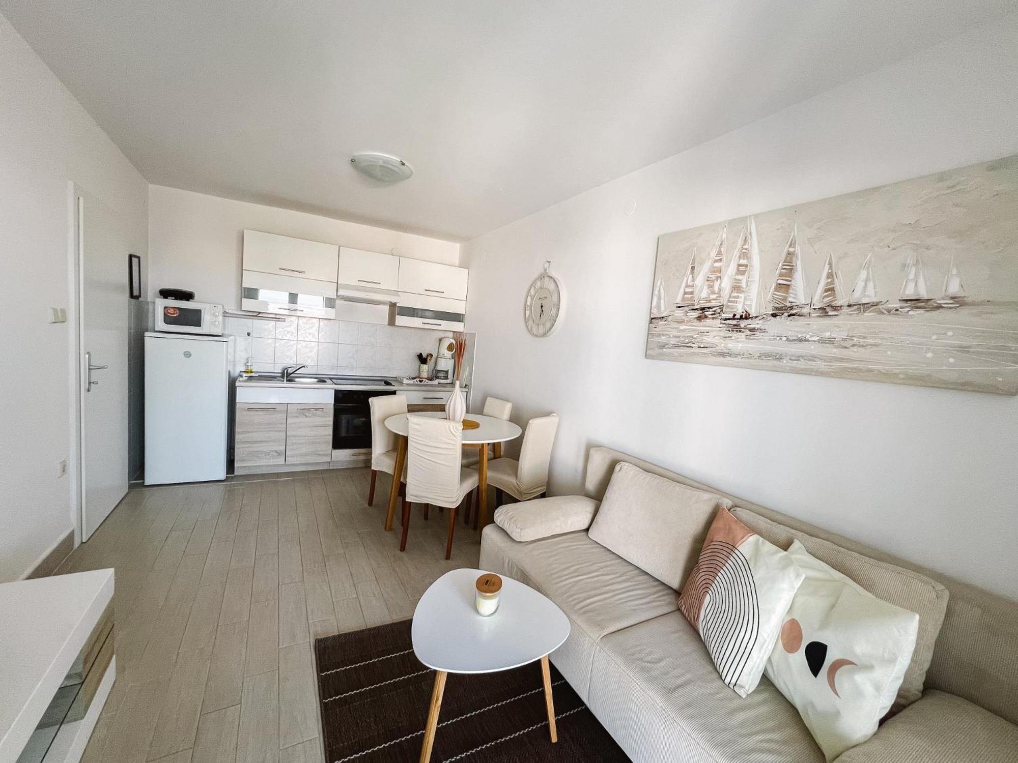 Modern Apartment In The Heart Of Njivice Luaran gambar