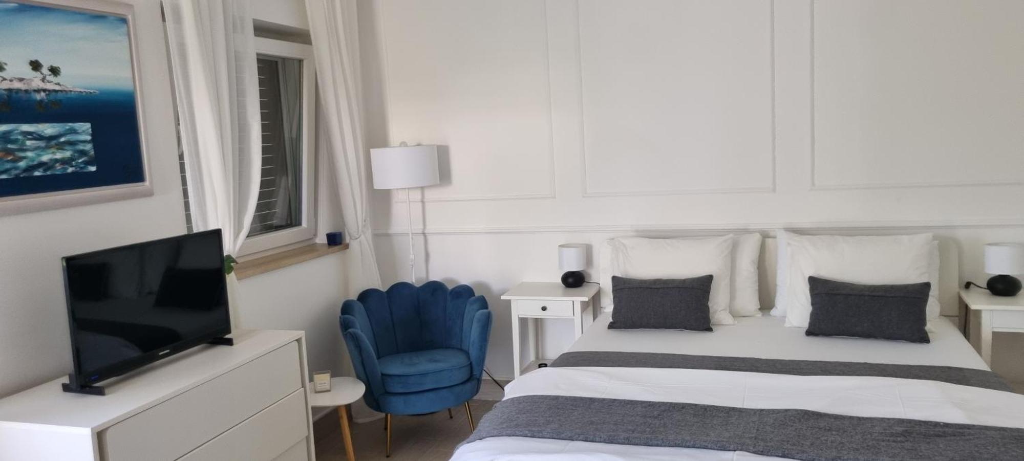 Modern Apartment In The Heart Of Njivice Bilik gambar